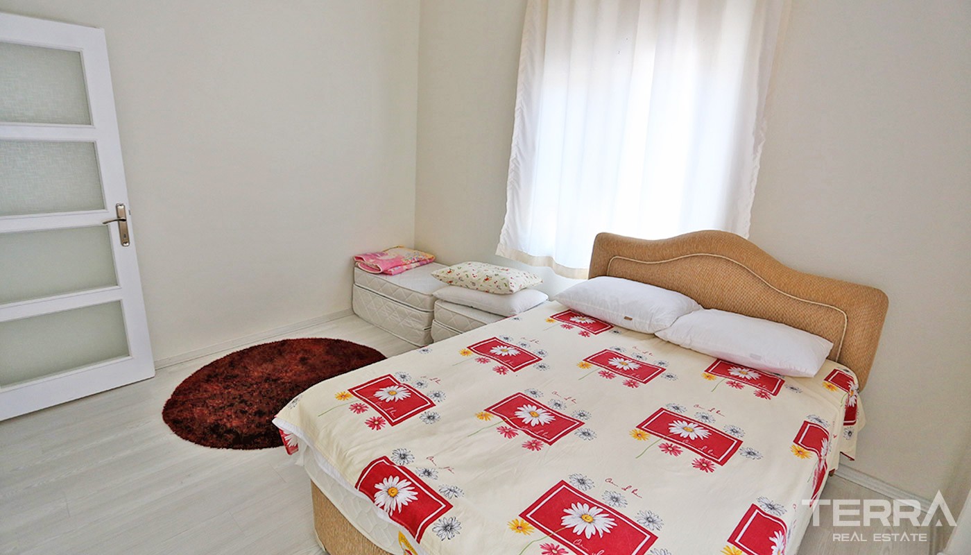 Resale House with Large Plot for Sale in Konyaaltı Antalya - 34871