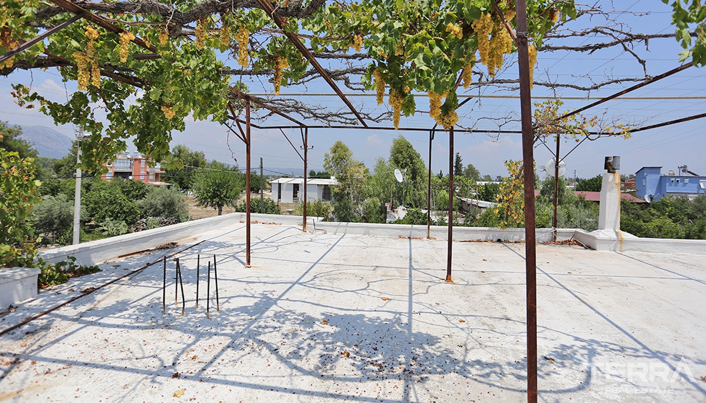 Resale House with Large Plot for Sale in Konyaaltı Antalya - 34874