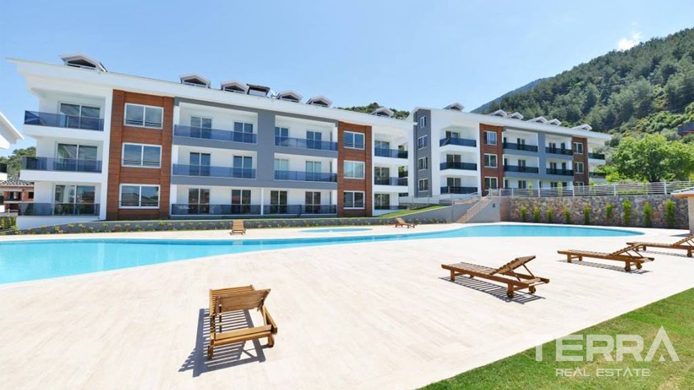 Recently-built Fethiye Flats with Central Location in Taşyaka - 35155