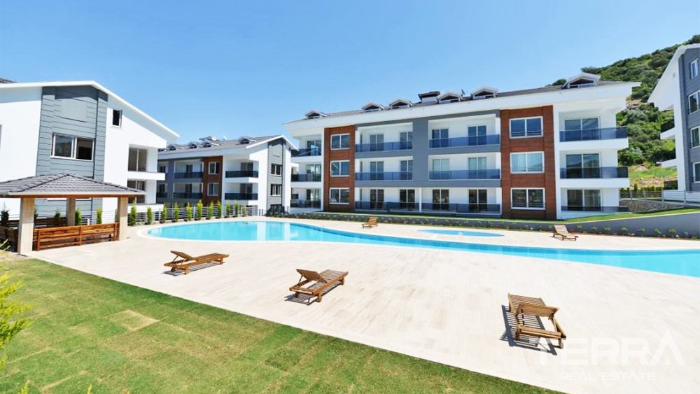 Recently-built Fethiye Flats with Central Location in Taşyaka - 35158