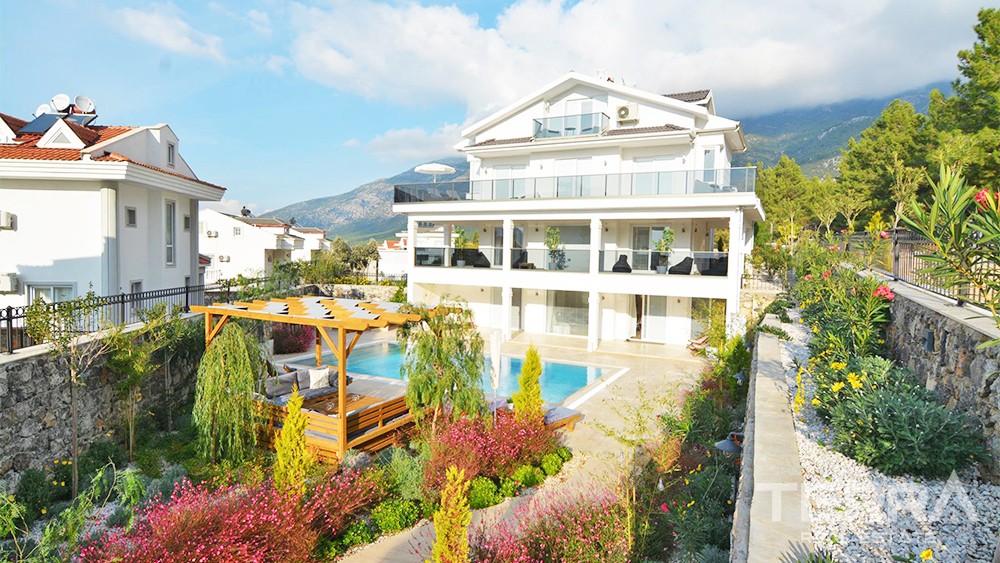 Elegant Villa with Luxury Features and Large Garden in Fethiye Ovacık - 35167