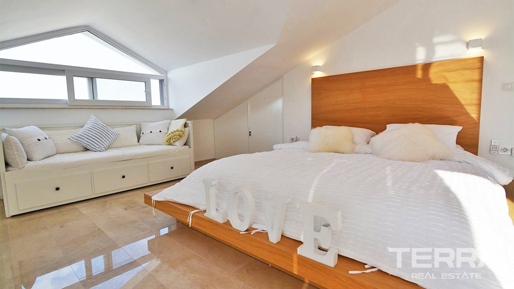 Elegant Villa with Luxury Features and Large Garden in Fethiye Ovacık - 35171