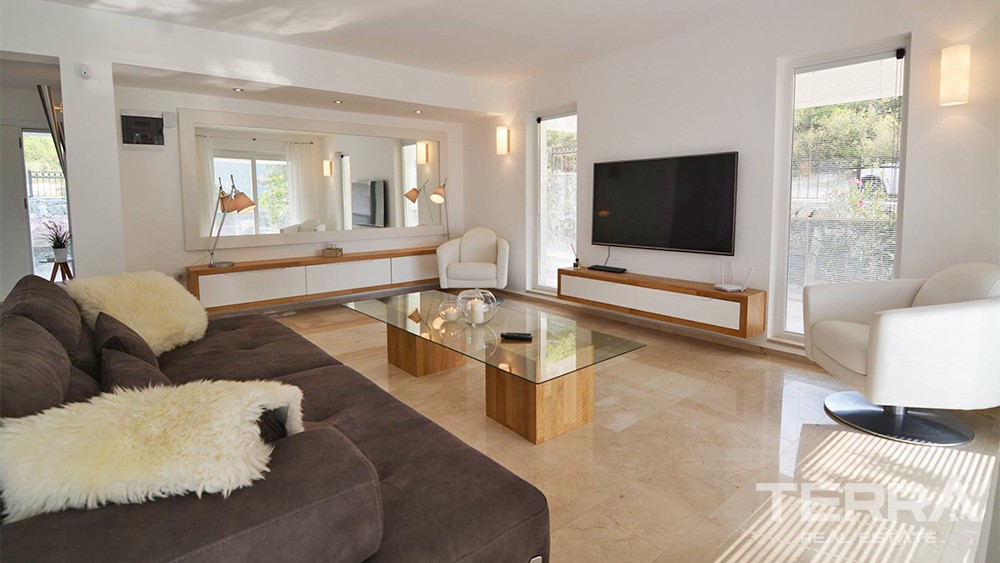 Elegant Villa with Luxury Features and Large Garden in Fethiye Ovacık - 35182