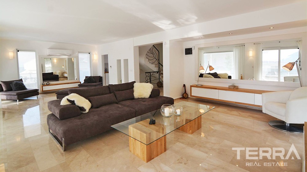 Elegant Villa with Luxury Features and Large Garden in Fethiye Ovacık - 35186
