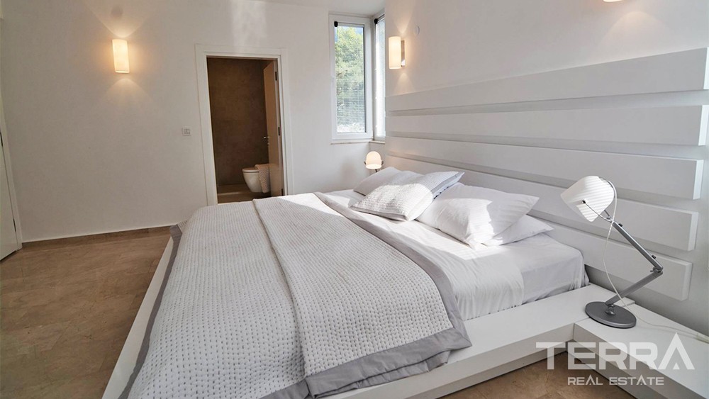 Elegant Villa with Luxury Features and Large Garden in Fethiye Ovacık - 35187