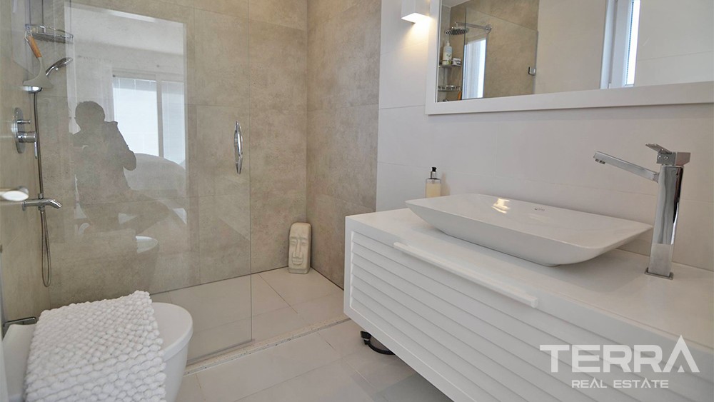 Elegant Villa with Luxury Features and Large Garden in Fethiye Ovacık - 35189