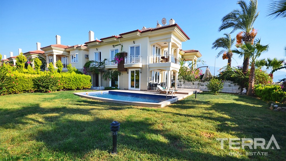 Seafront Villa with Private Pool and Garden in Çalış Fethiye - 35301
