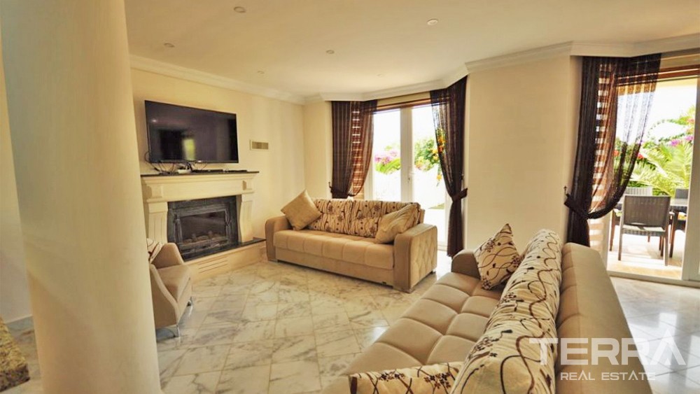 Seafront Villa with Private Pool and Garden in Çalış Fethiye - 35313