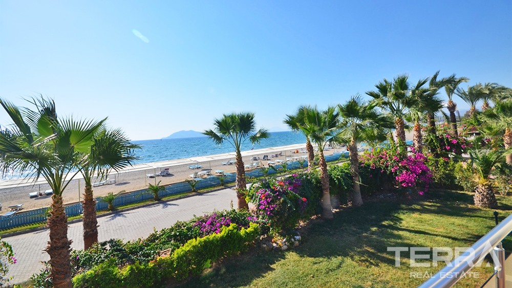 Seafront Villa with Private Pool and Garden in Çalış Fethiye - 35318