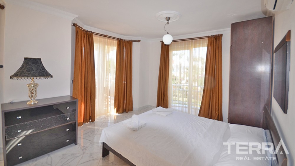 Seafront Villa with Private Pool and Garden in Çalış Fethiye - 35333