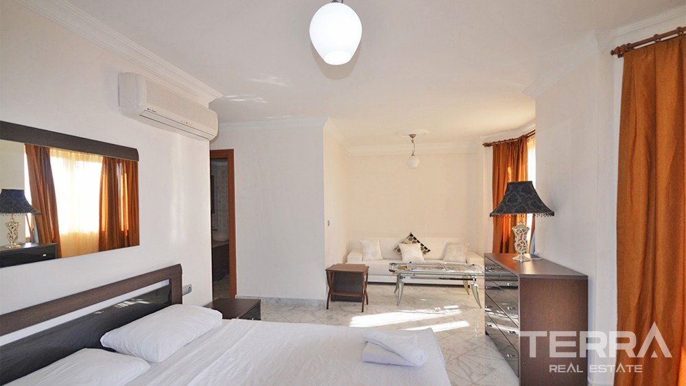 Seafront Villa with Private Pool and Garden in Çalış Fethiye - 35334