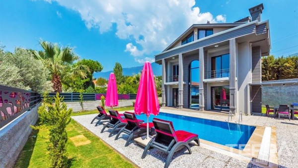 Maison Moderne à Vendre à Fethiye Ovacık Avec Belle Vue Nature