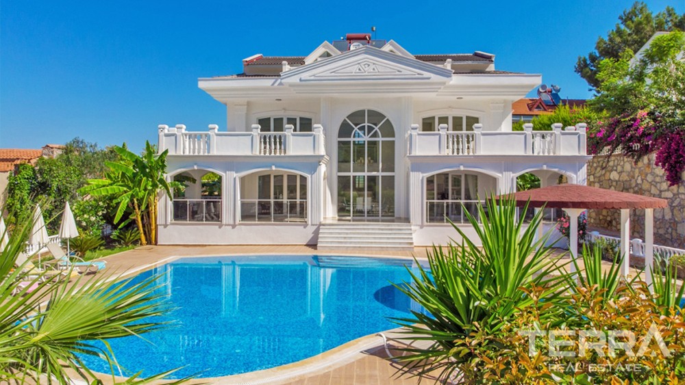 Elegant Villa with Spacious Garden and Private Pool in Fethiye Ovacık - 35351