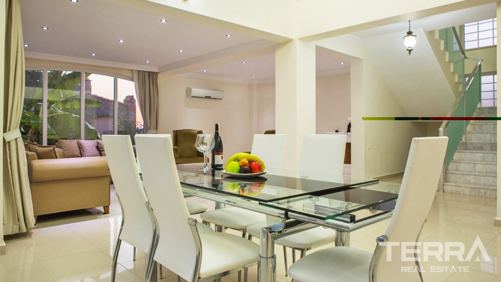 Elegant Villa with Spacious Garden and Private Pool in Fethiye Ovacık - 35355