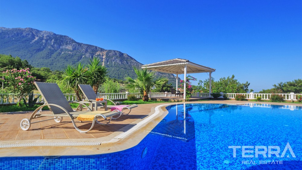 Elegant Villa with Spacious Garden and Private Pool in Fethiye Ovacık - 35357