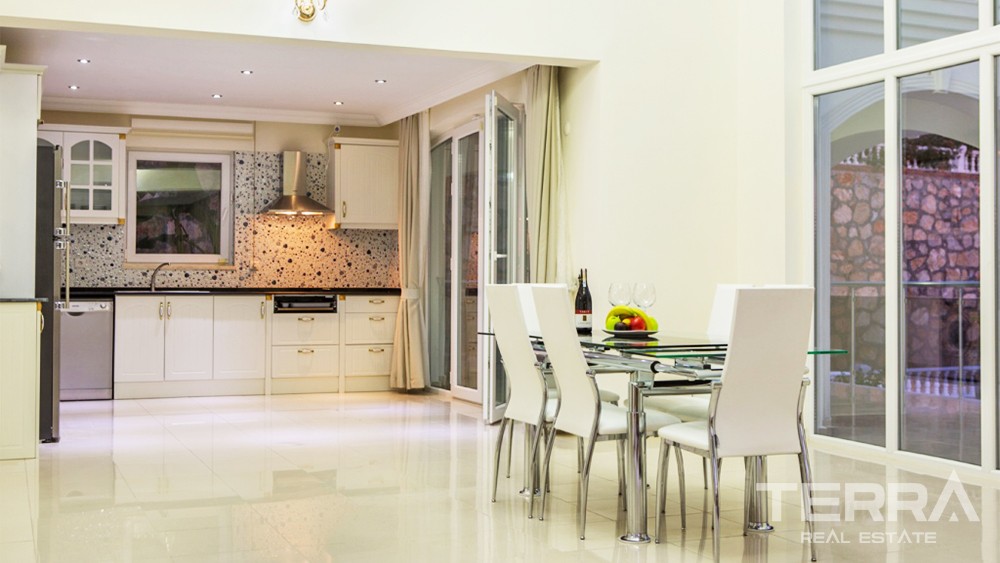 Elegant Villa with Spacious Garden and Private Pool in Fethiye Ovacık - 35359