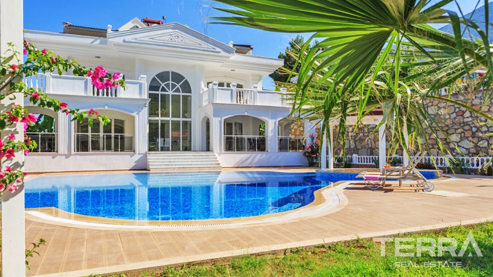 Elegant Villa with Spacious Garden and Private Pool in Fethiye Ovacık - 35363