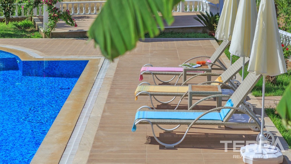 Elegant Villa with Spacious Garden and Private Pool in Fethiye Ovacık - 35372