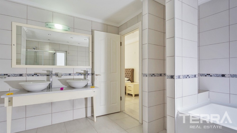 Elegant Villa with Spacious Garden and Private Pool in Fethiye Ovacık - 35375