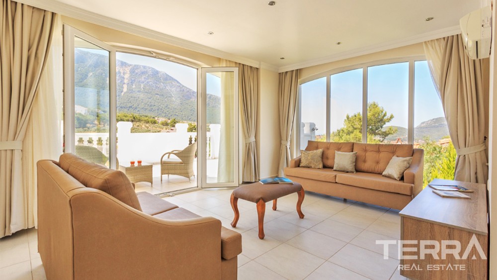 Elegant Villa with Spacious Garden and Private Pool in Fethiye Ovacık - 35376