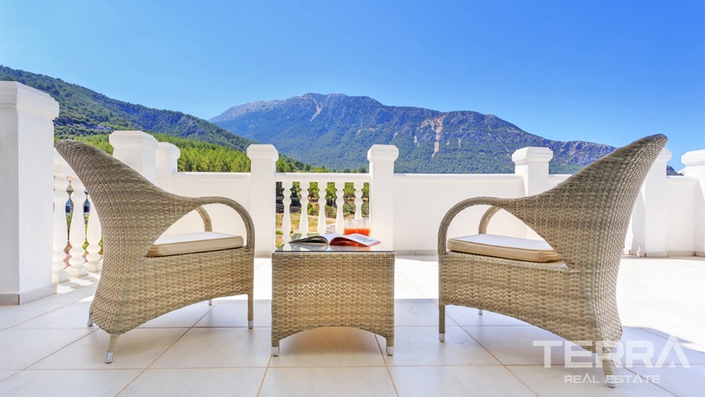 Elegant Villa with Spacious Garden and Private Pool in Fethiye Ovacık - 35379