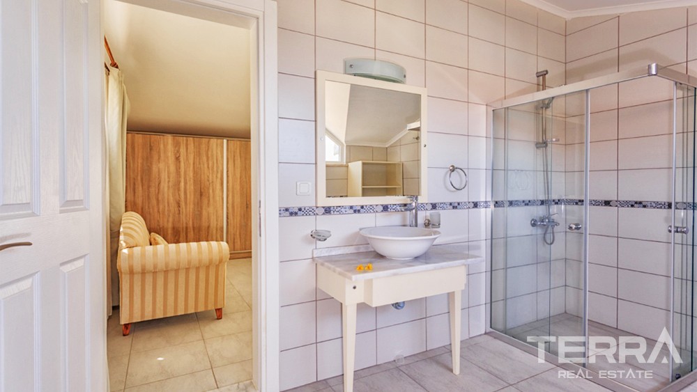 Elegant Villa with Spacious Garden and Private Pool in Fethiye Ovacık - 35387