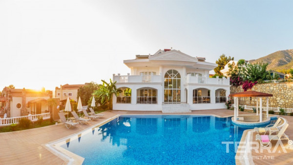 Villa Elégante Avec Piscine et Jardin Privé a Fethiye Ovacık