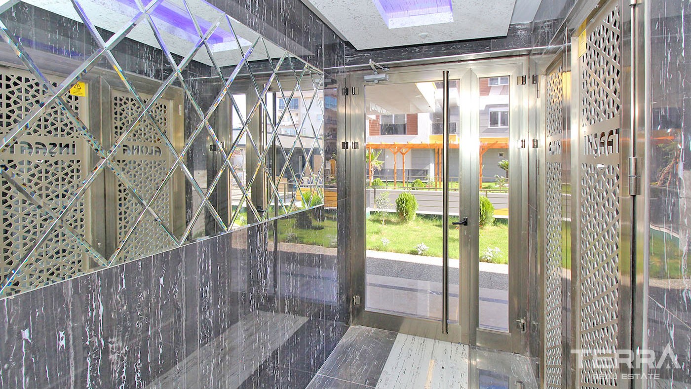 Family Flats for Sale with Central Location in Antalya - 35943