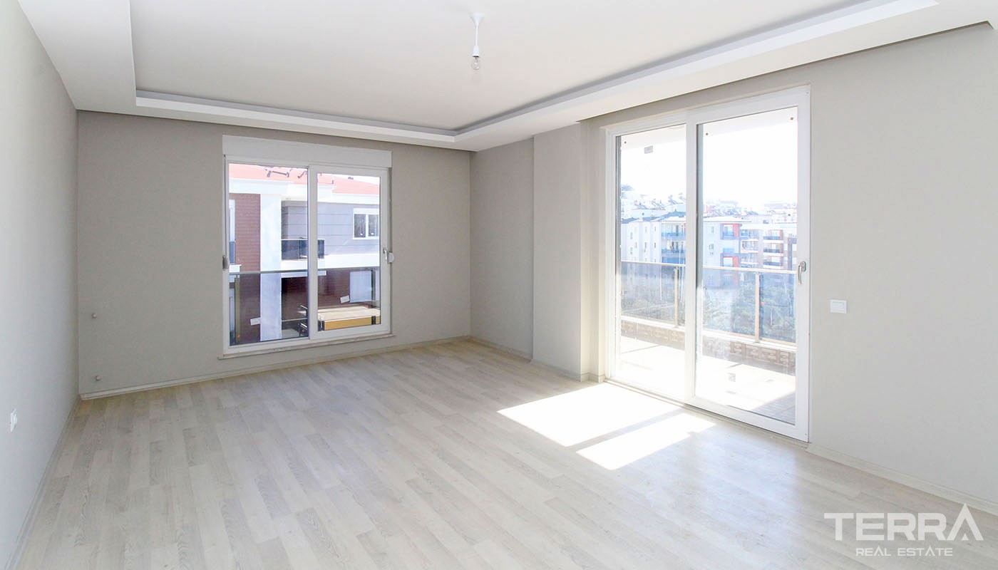 Family Flats for Sale with Central Location in Antalya - 35951