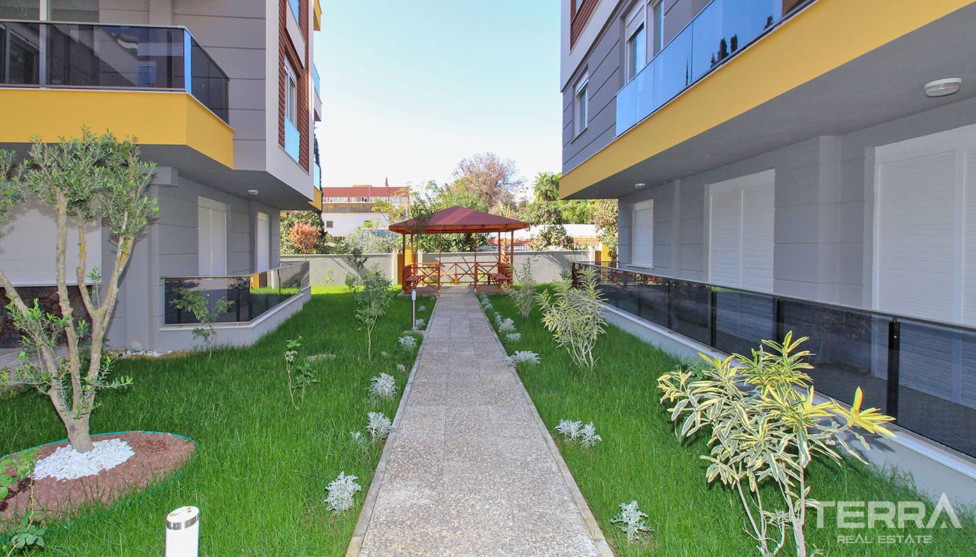 Family Flats for Sale with Central Location in Antalya - 35953