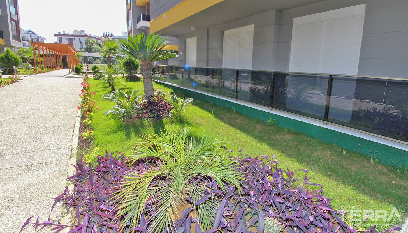 Family Flats for Sale with Central Location in Antalya - 35956