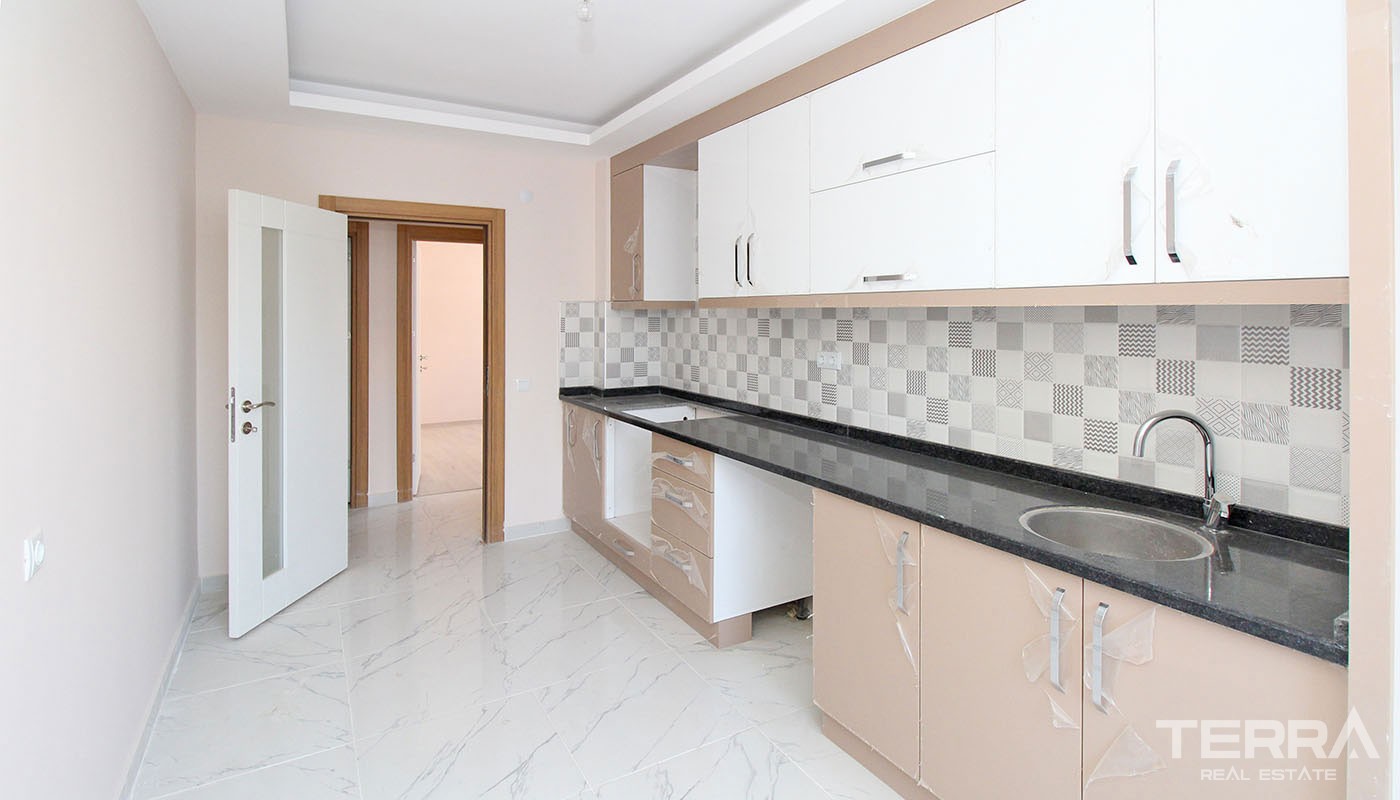 Family Flats for Sale with Central Location in Antalya - 35957