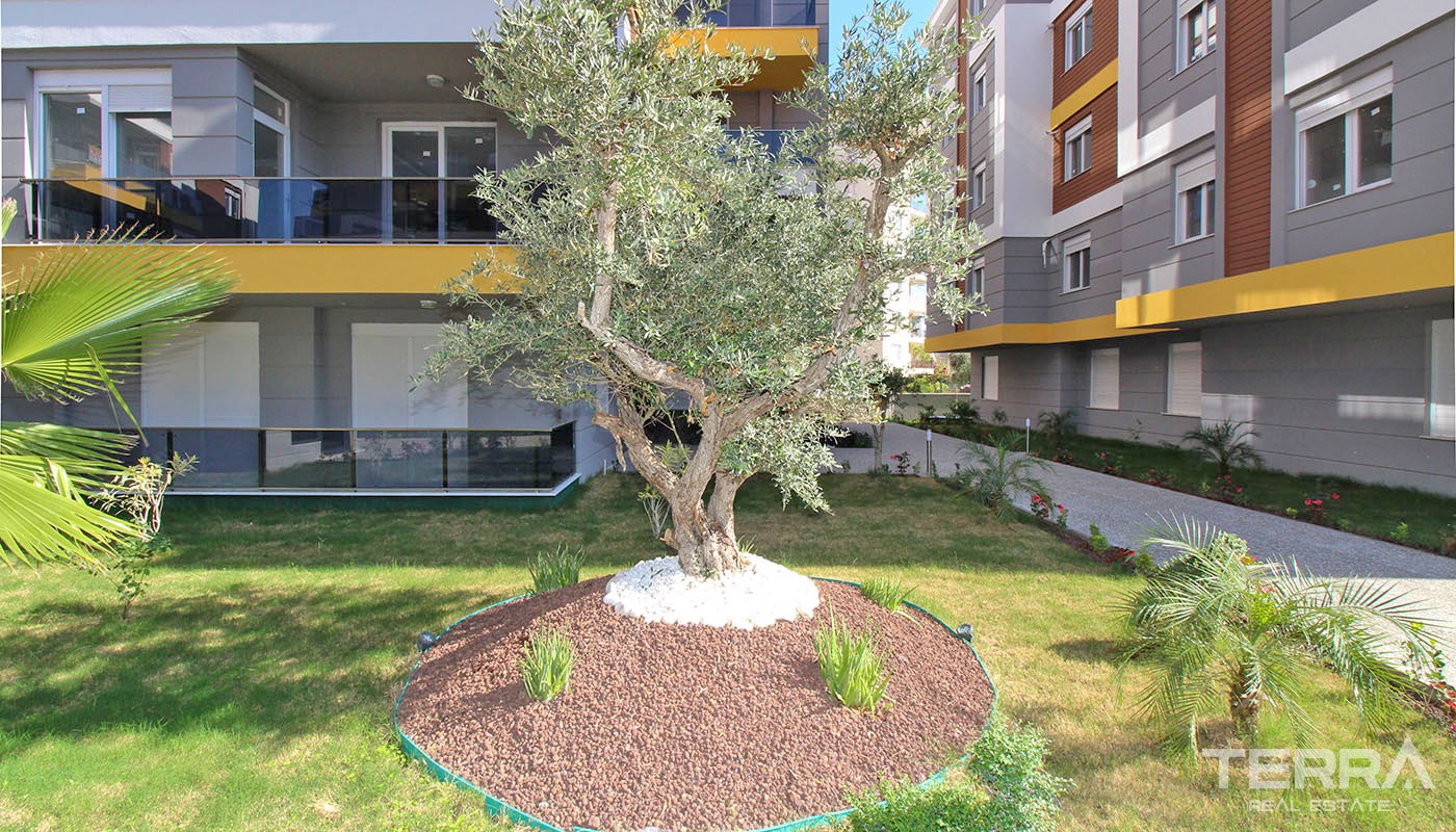 Family Flats for Sale with Central Location in Antalya - 35960