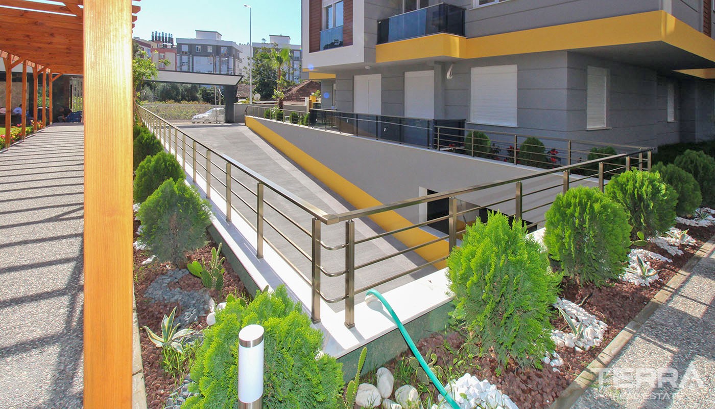 Family Flats for Sale with Central Location in Antalya - 35962