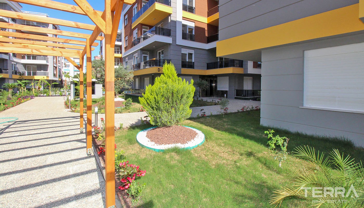 Family Flats for Sale with Central Location in Antalya - 35969