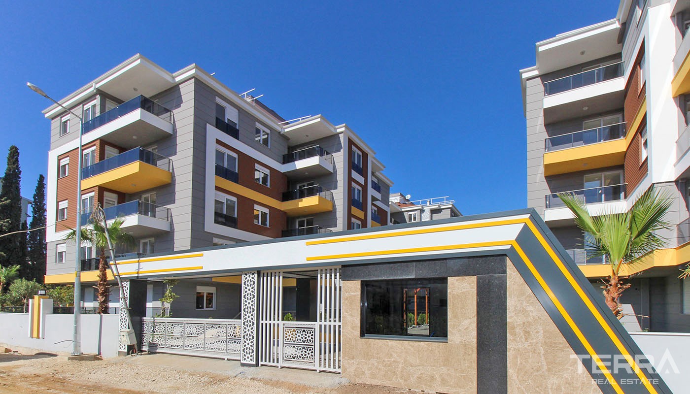 Family Flats for Sale with Central Location in Antalya - 35974