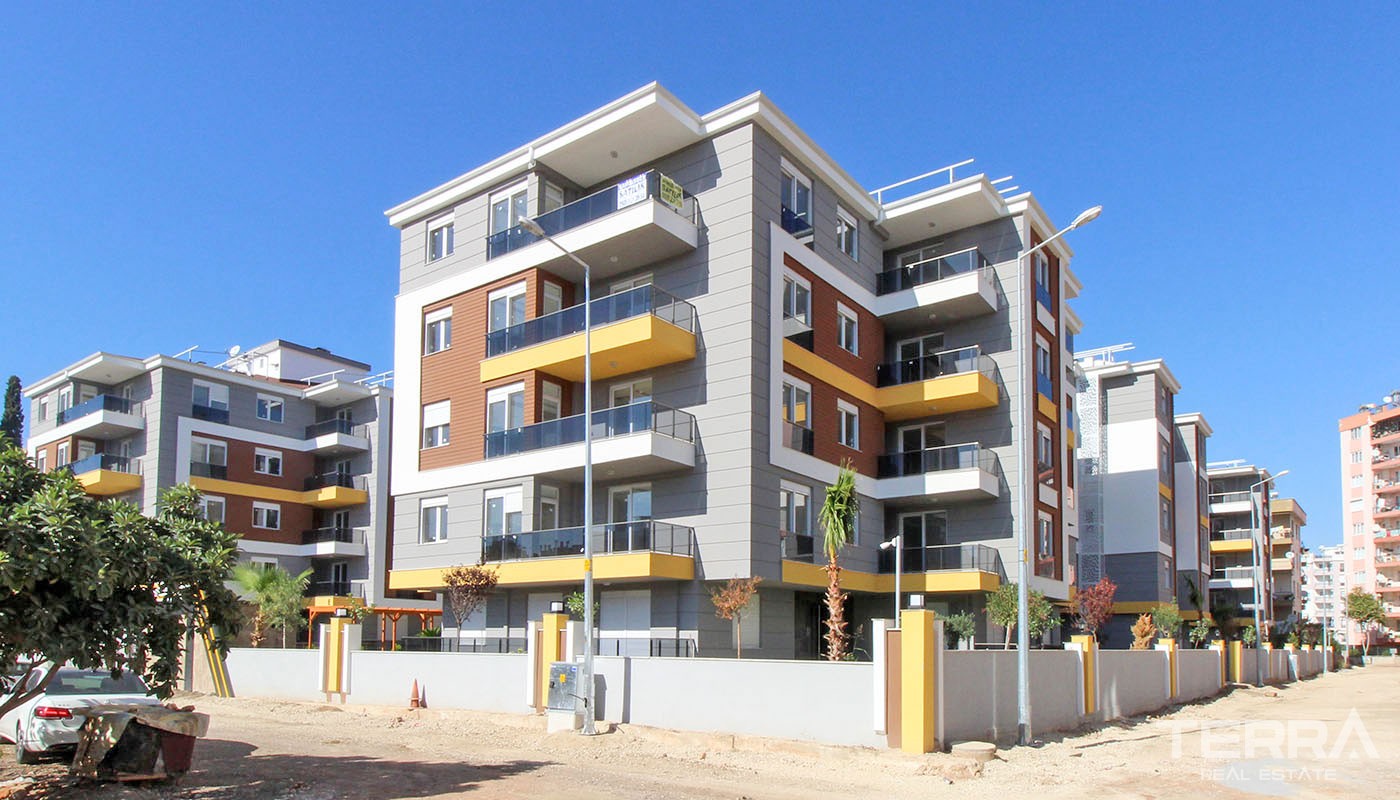 Family Flats for Sale with Central Location in Antalya - 35975