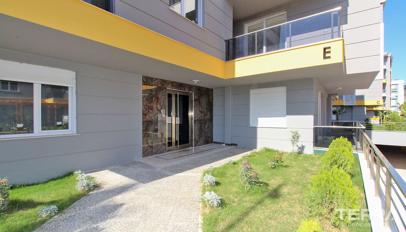 Family Flats for Sale with Central Location in Antalya - 35976