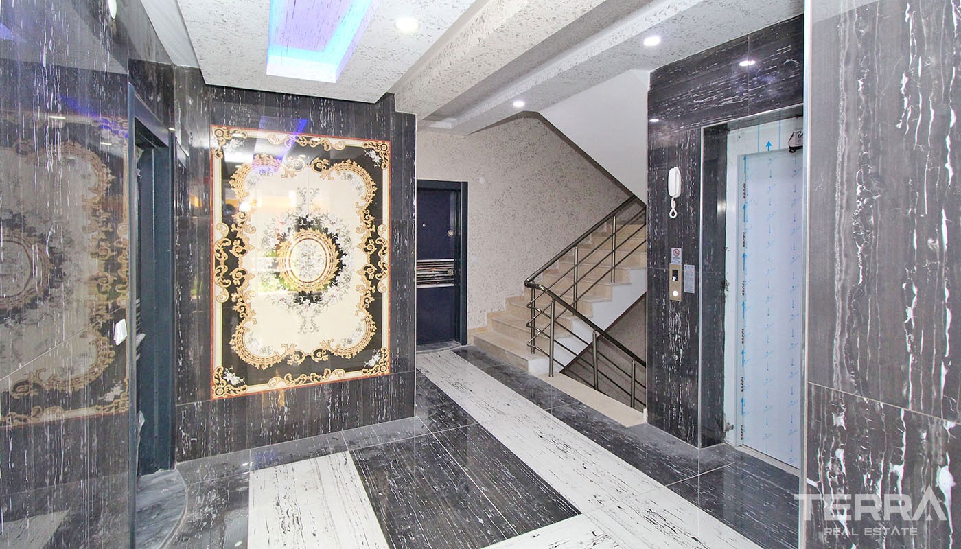 Family Flats for Sale with Central Location in Antalya - 35977