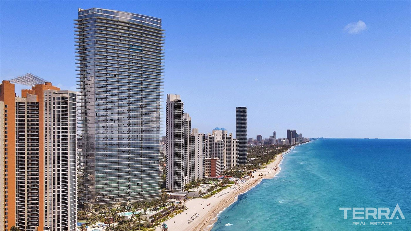 Seafront Apartments in Miami's Prestigious Armani Casa Project