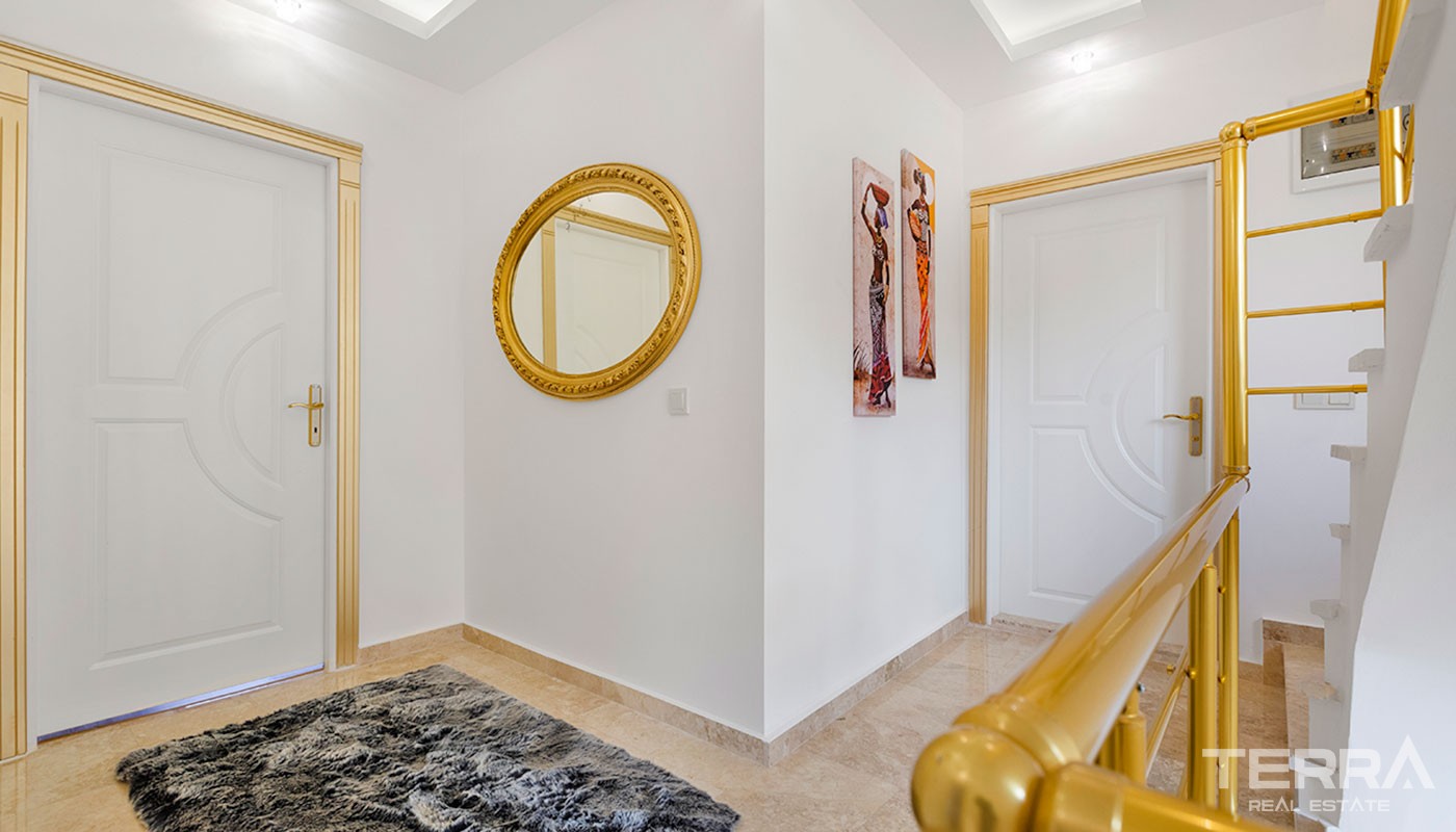 Sea View House With Private Sauna and Luxury Furniture in Kargıcak - 38154