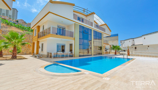 Sea View House With Private Sauna and Luxury Furniture in Kargıcak