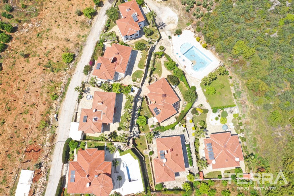 Remarkable Villa in the Development With Common-Use Pool in Oba - 38302
