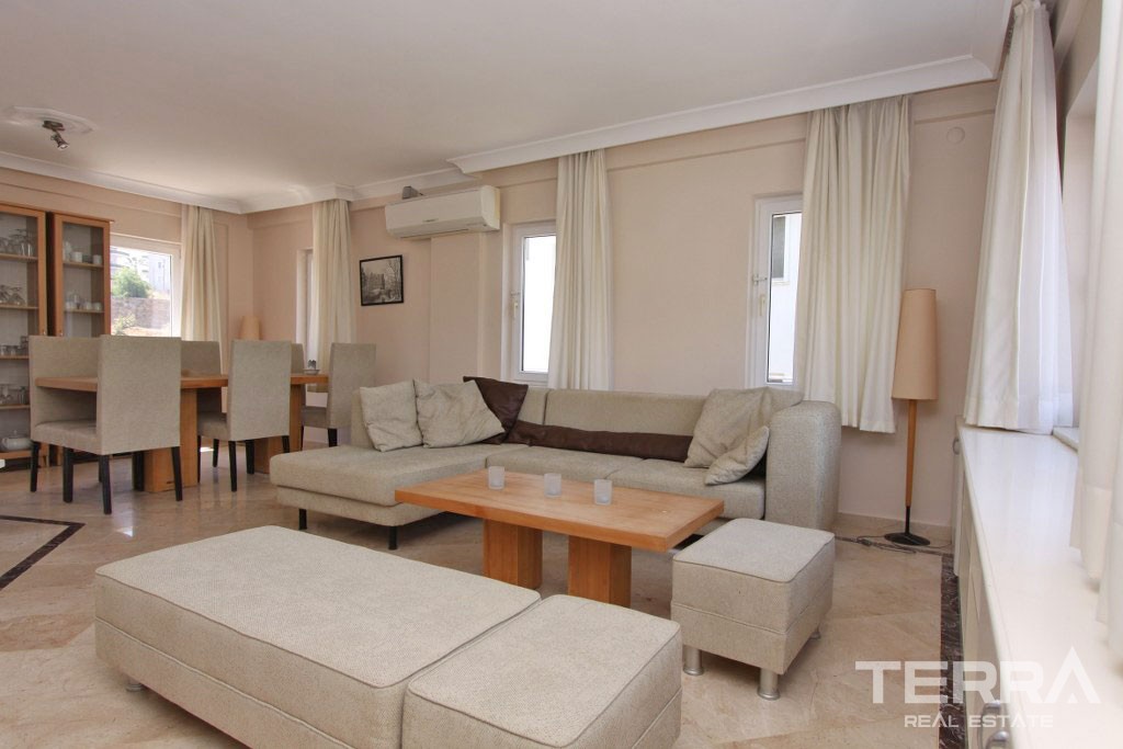 Remarkable Villa in the Development With Common-Use Pool in Oba - 38306