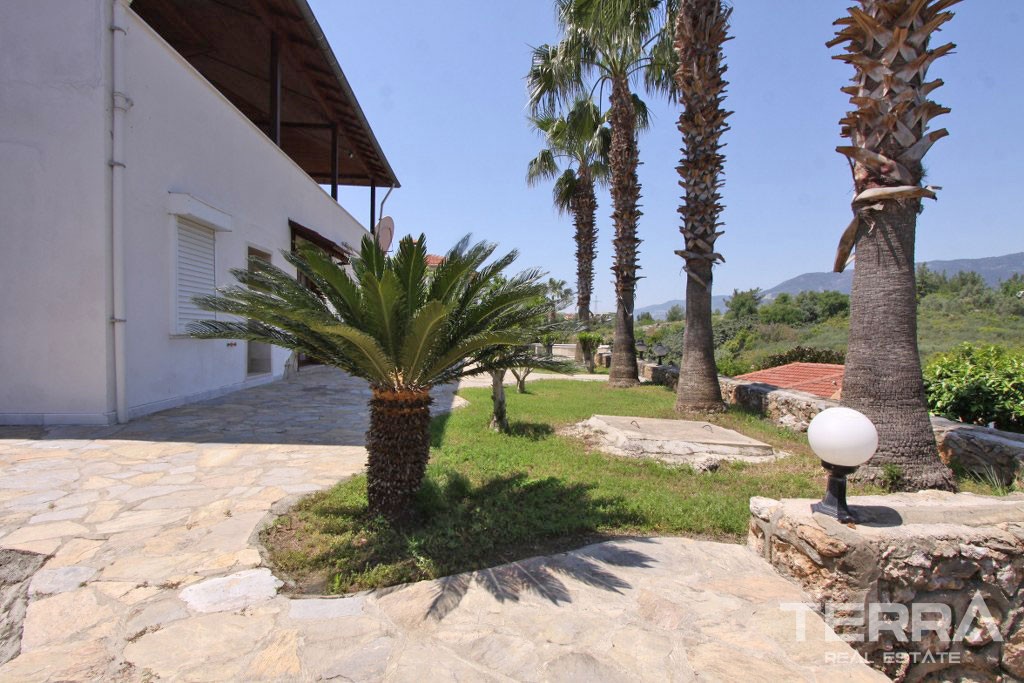 Remarkable Villa in the Development With Common-Use Pool in Oba - 38308