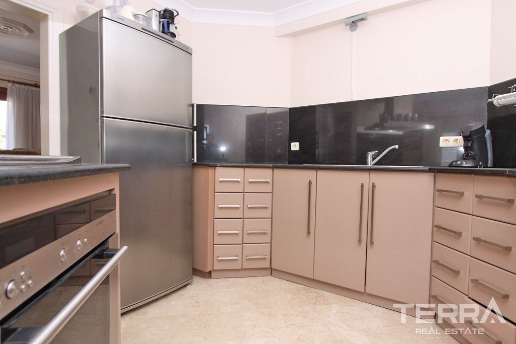 Remarkable Villa in the Development With Common-Use Pool in Oba - 38314