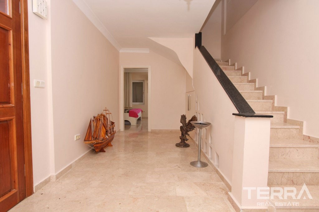 Remarkable Villa in the Development With Common-Use Pool in Oba - 38319