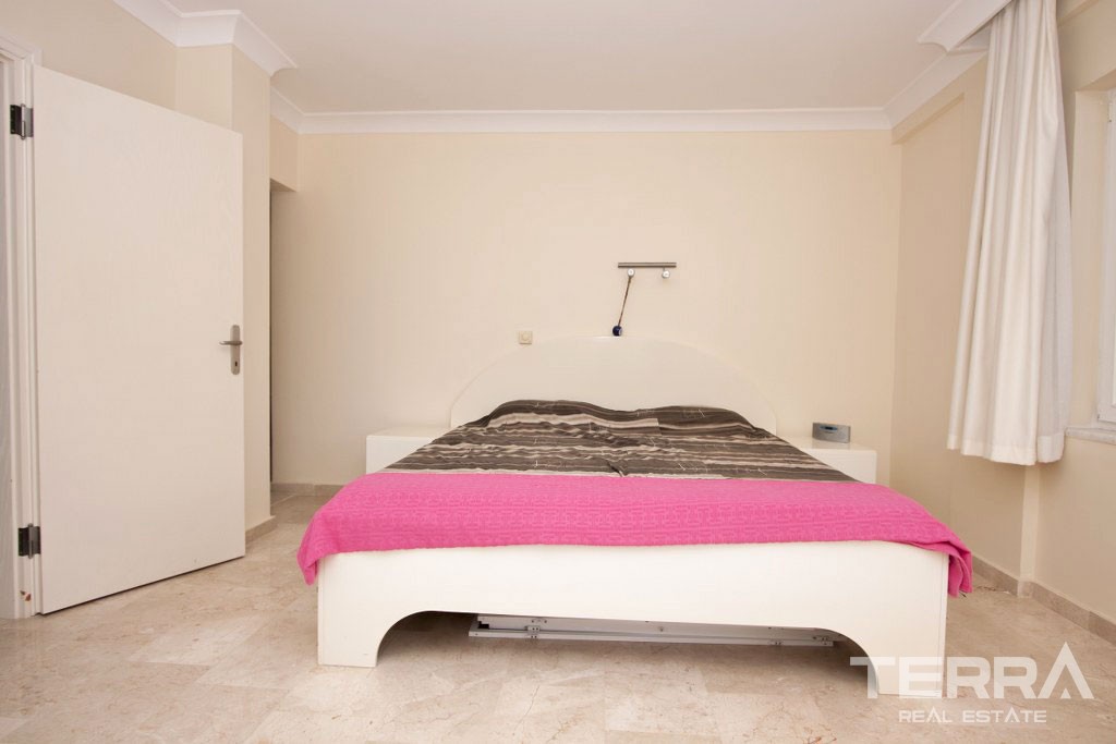 Remarkable Villa in the Development With Common-Use Pool in Oba - 38321