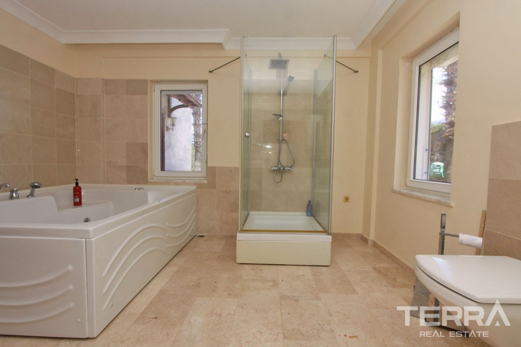 Remarkable Villa in the Development With Common-Use Pool in Oba - 38322