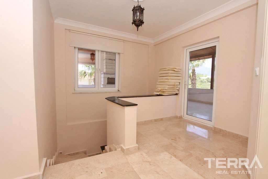 Remarkable Villa in the Development With Common-Use Pool in Oba - 38324
